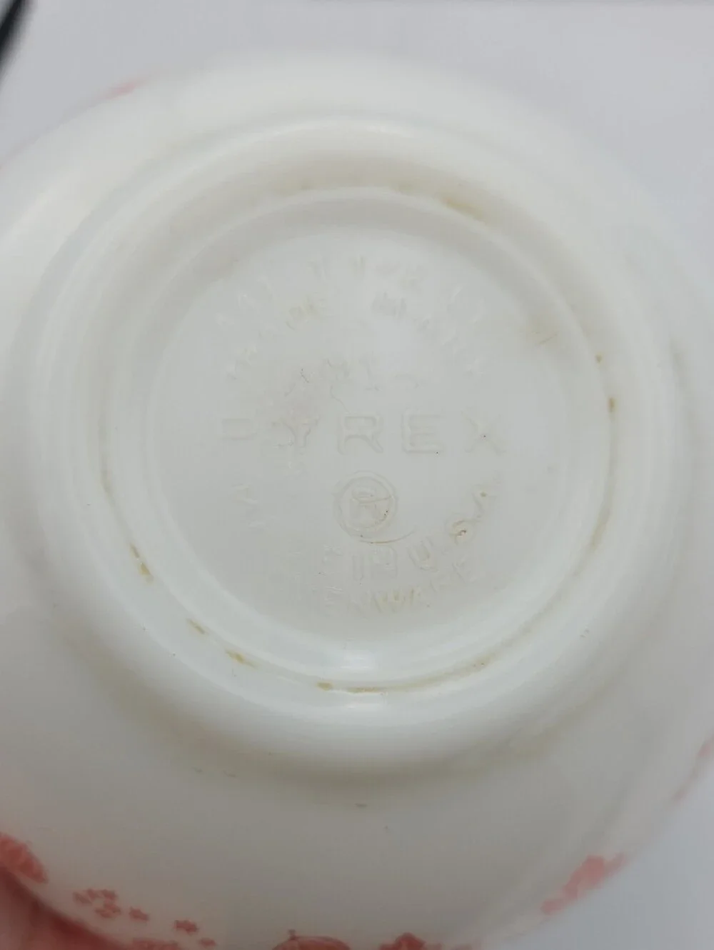 Pyrex White Mixing Bowl with Coral Berry Floral Pattern